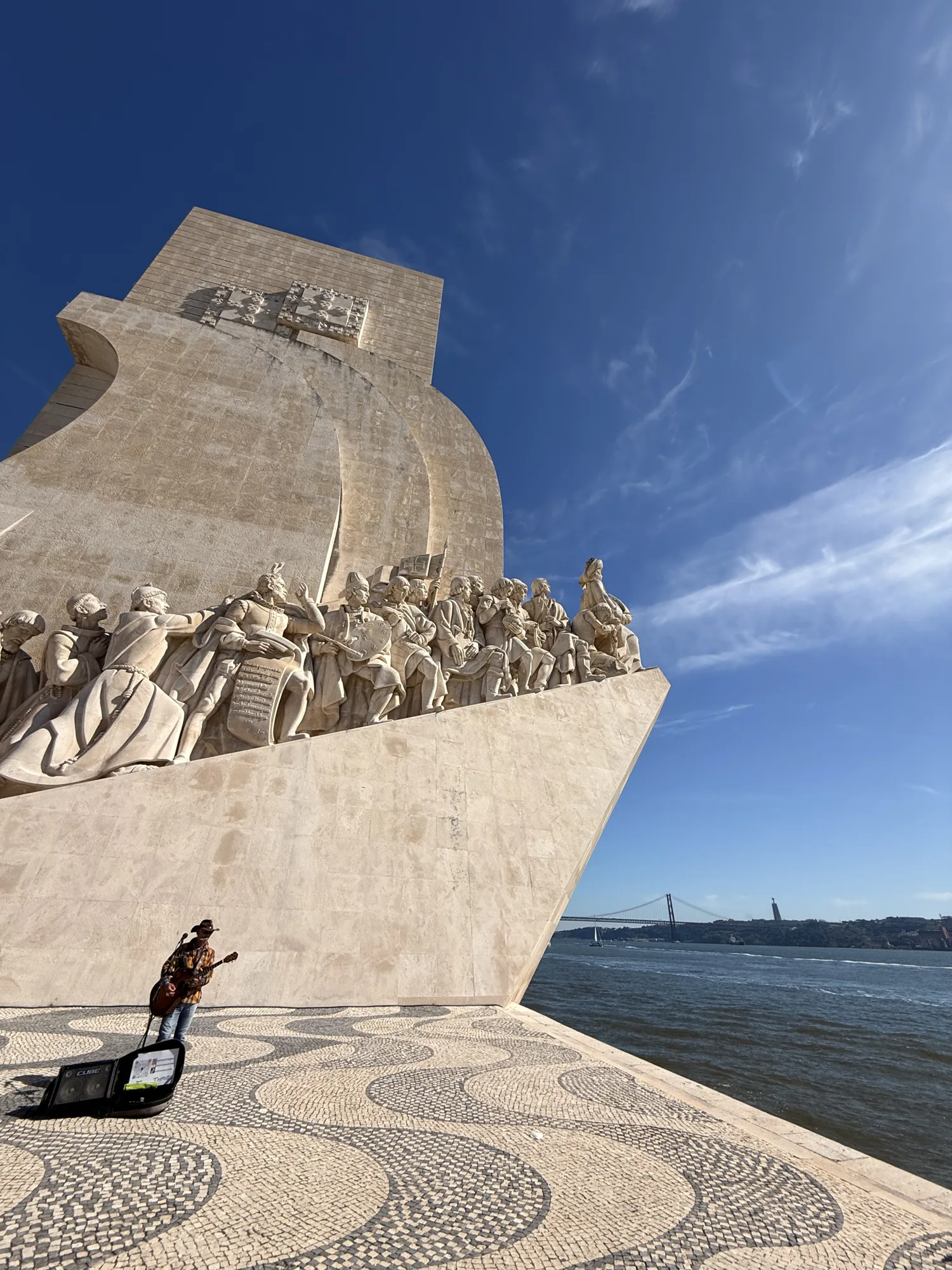 Padrão dos Descobrimentos beside the Tagus under a blue sky